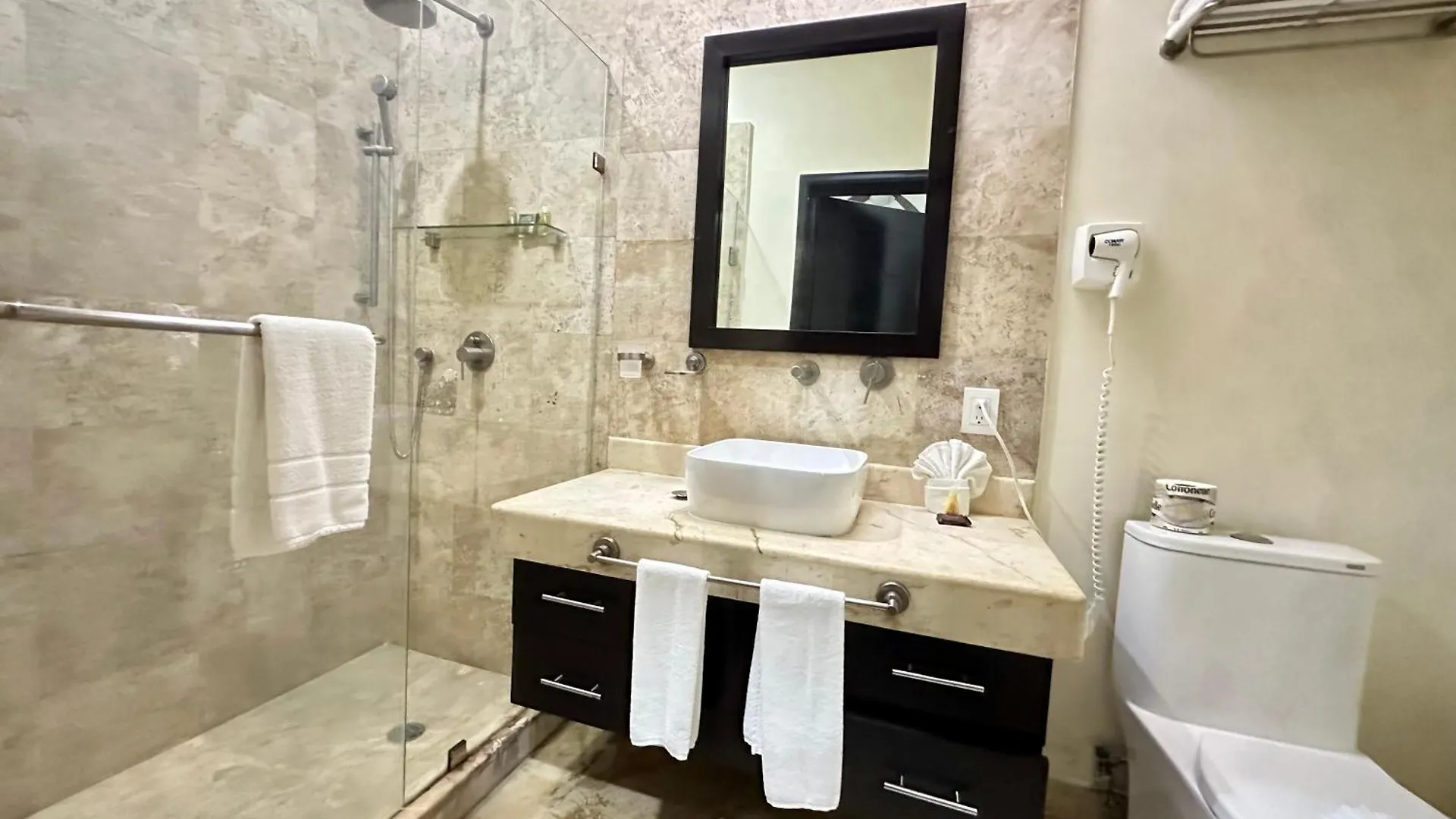 Apartment El Faro 103 Surf Ground Floor 2 Bedroom Apt Pool View Playa del Carmen