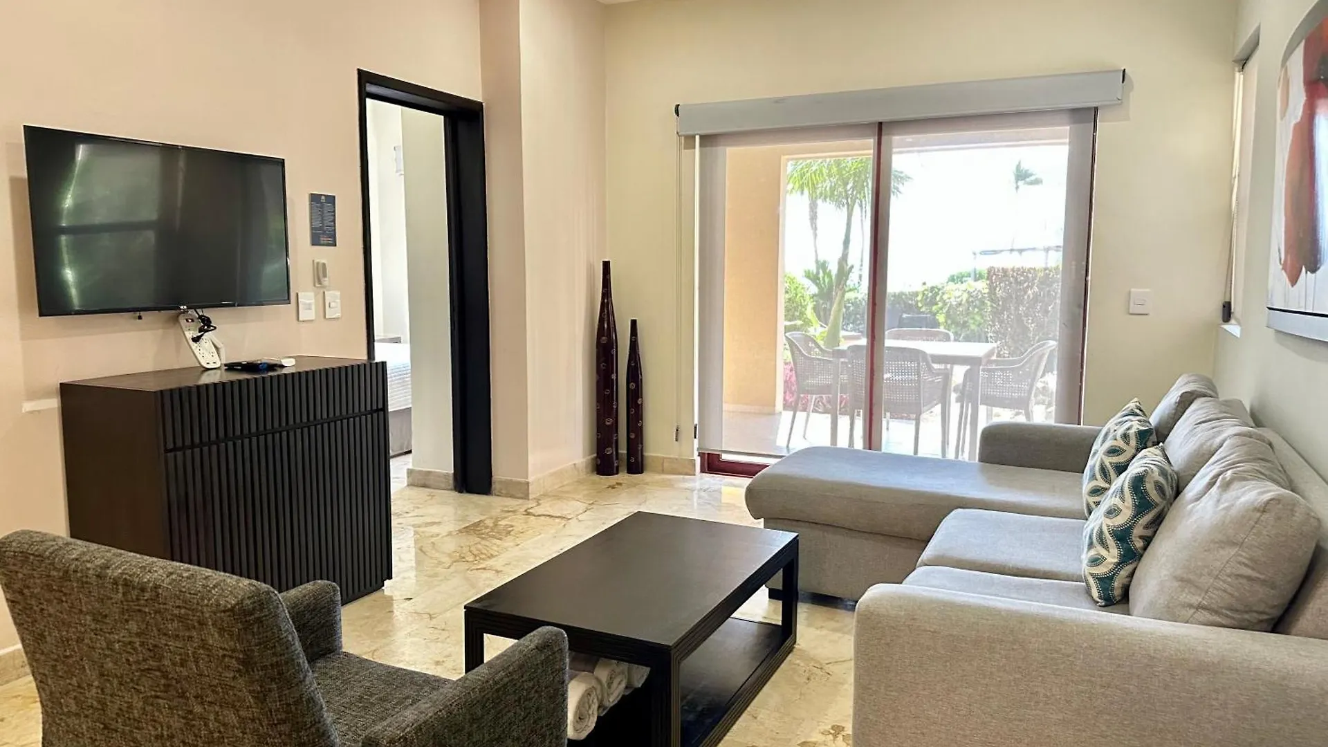 El Faro 103 Surf Ground Floor 2 Bedroom Apt Pool View Playa del Carmen