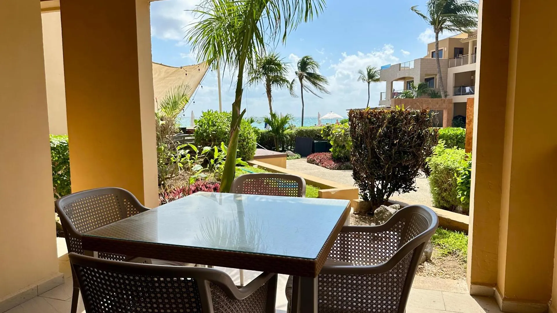 El Faro 103 Surf Ground Floor 2 Bedroom Apt Pool View Playa del Carmen